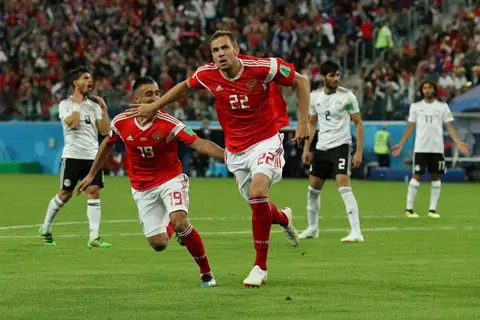 أقوى منتخبات أفريقيا.. الاتحاد الروسي يعلن مواجهة مصر وديًا
